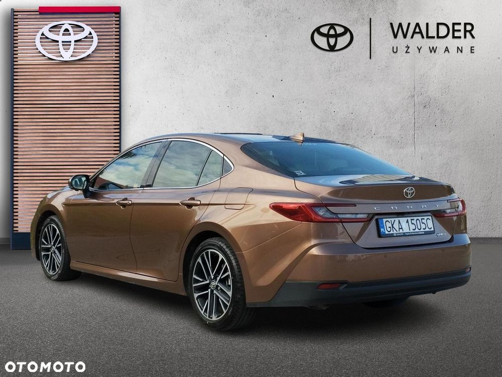 Toyota Camry - 7