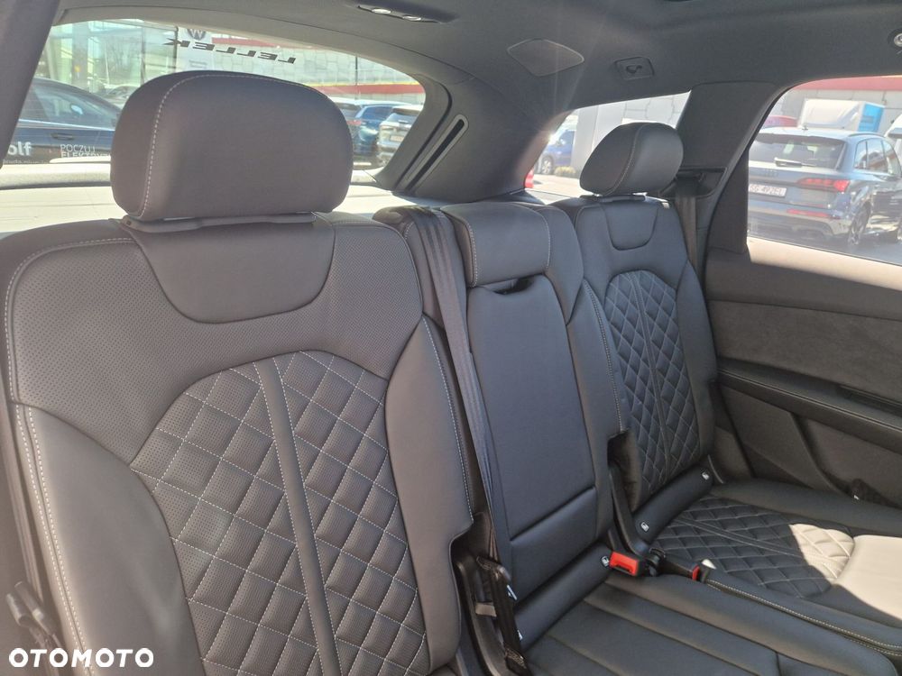 Audi Q7 TFSI e PHEV 360 kW Quattro S Line Tiptr - 13