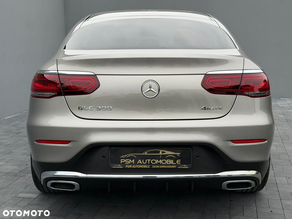 Mercedes-Benz GLC 300 4Matic 9G-TRONIC AMG Line - 10
