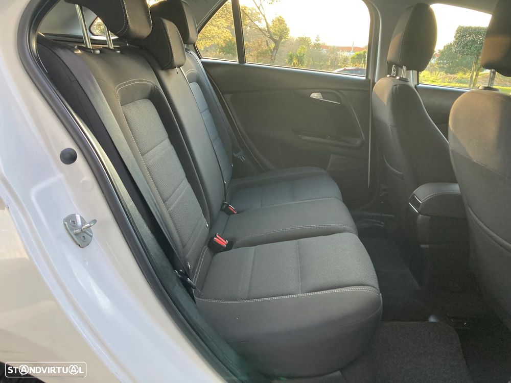 Fiat Tipo Station Wagon 1.3 M-Jet Easy - 33