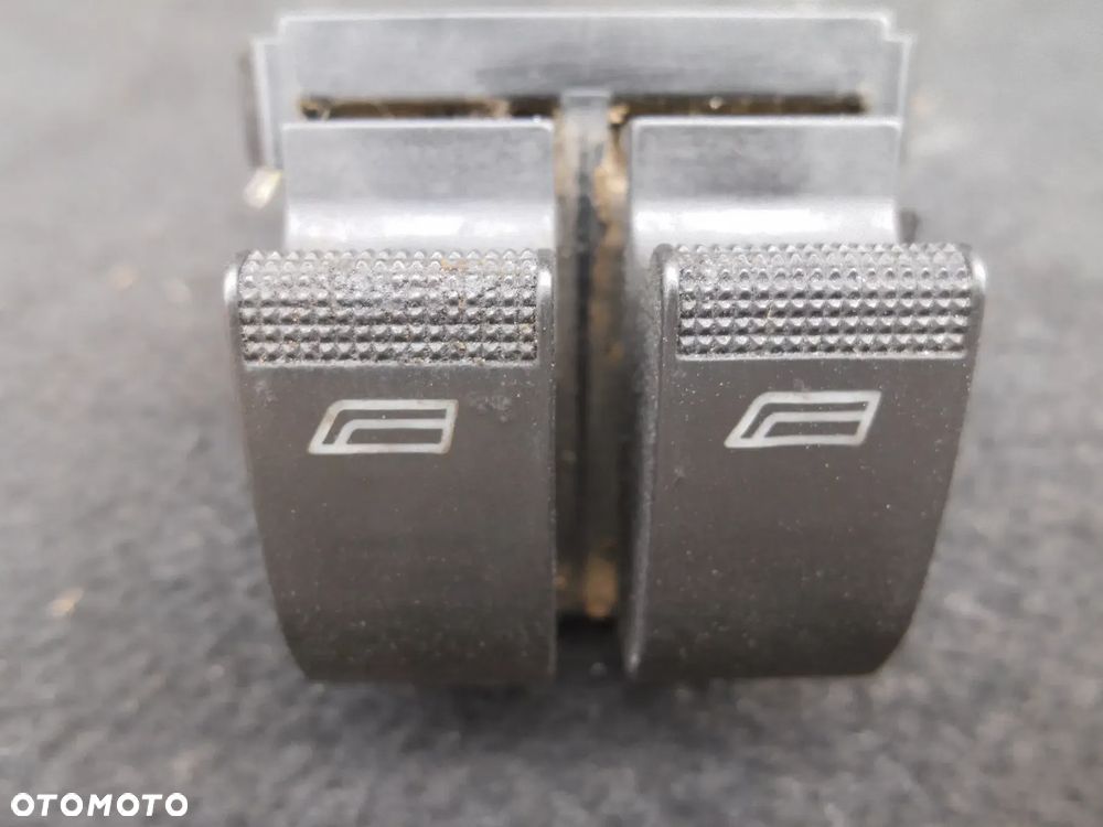 AUDI A3 8L PANEL STEROWANIA PRZEŁĄCZNIK SZYB 8L0959851 WTYCZKI INSTALACJA ORYGINAŁ - 1
