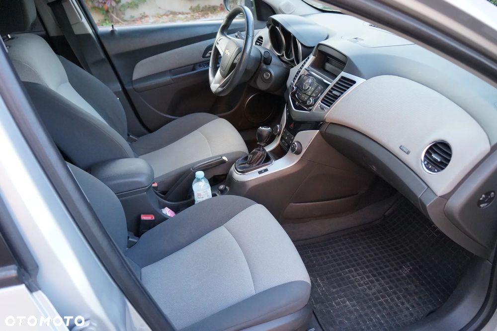 Chevrolet Cruze - 10