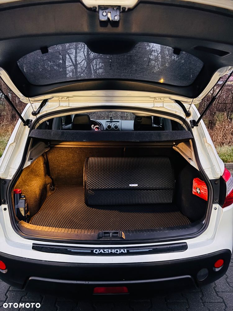 Nissan Qashqai 2.0 dCi DPF I-Way - 16