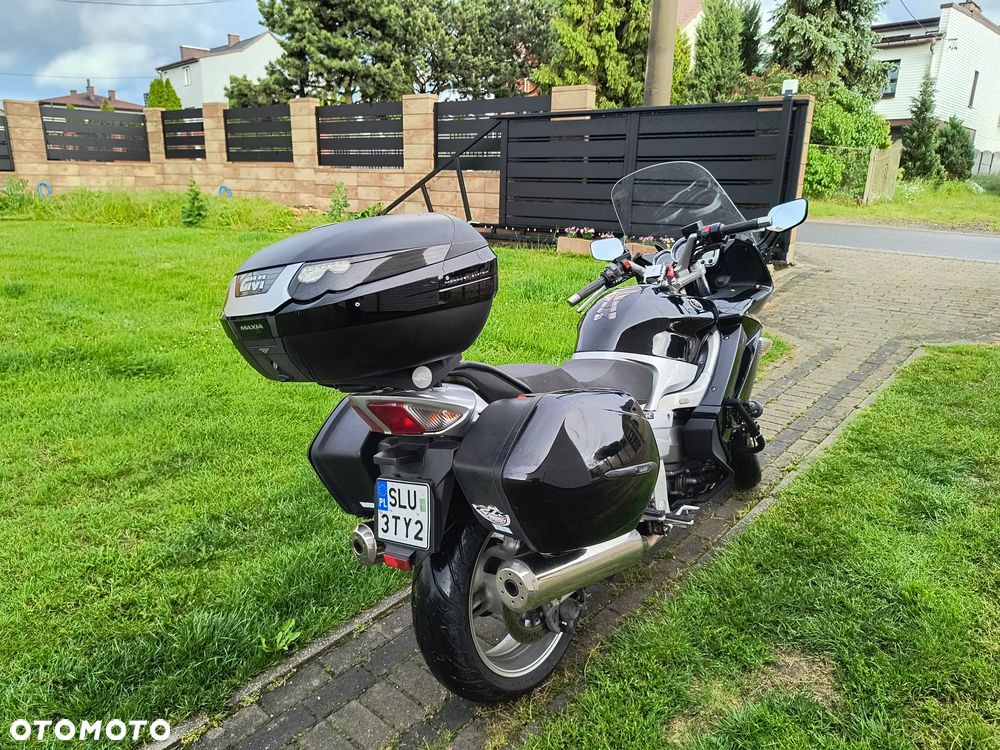 Yamaha FJR - 6