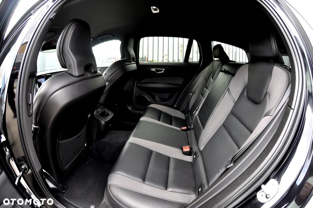 Volvo V60 B4 D Geartronic RDesign - 21
