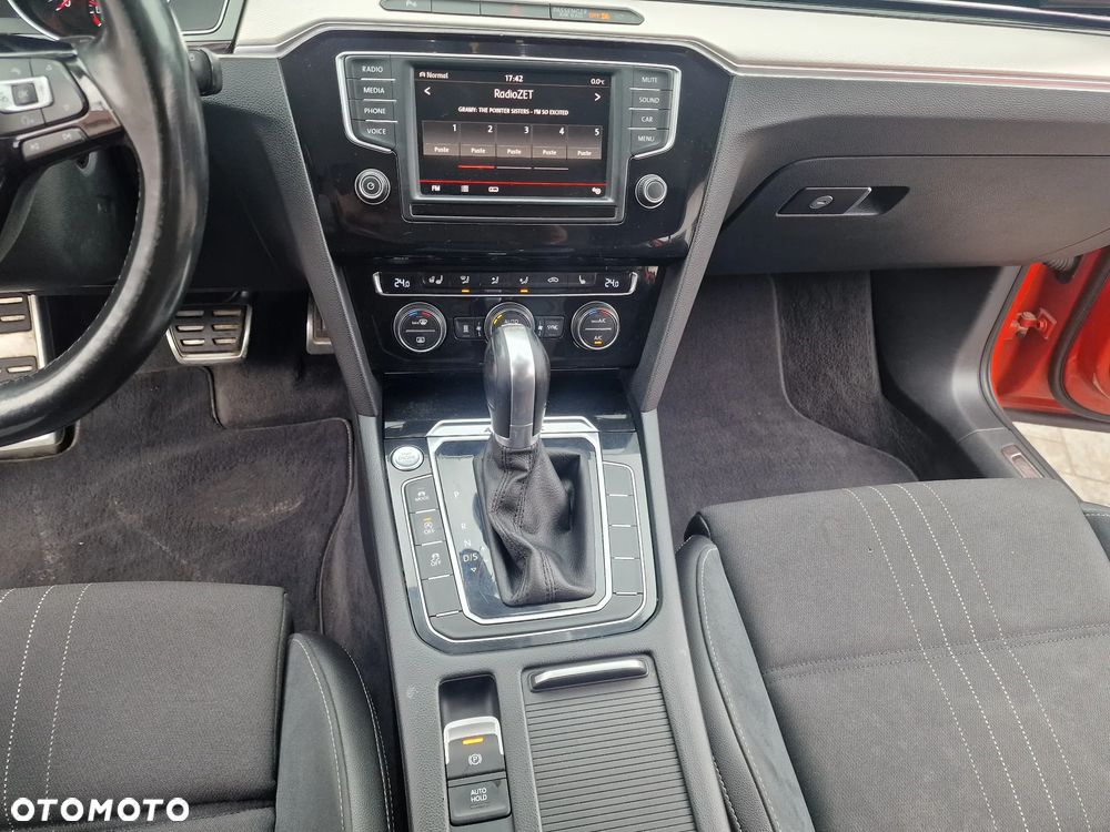 Volkswagen Passat - 19