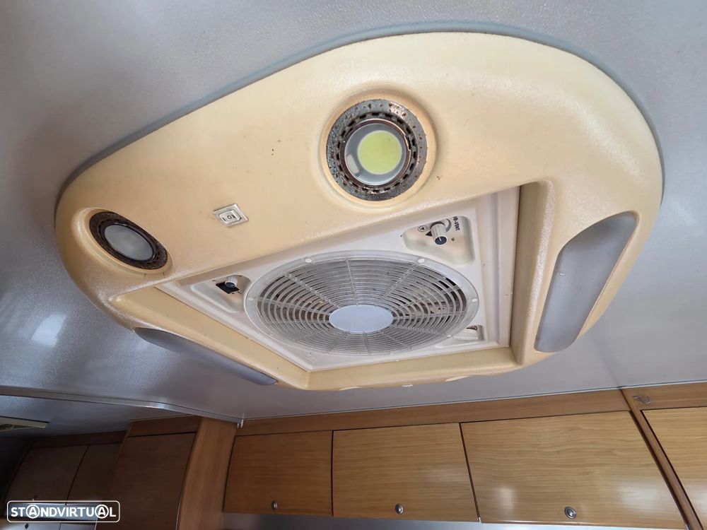 Mobilvetta Icaro P6 frigorífico grande + Forno - 24