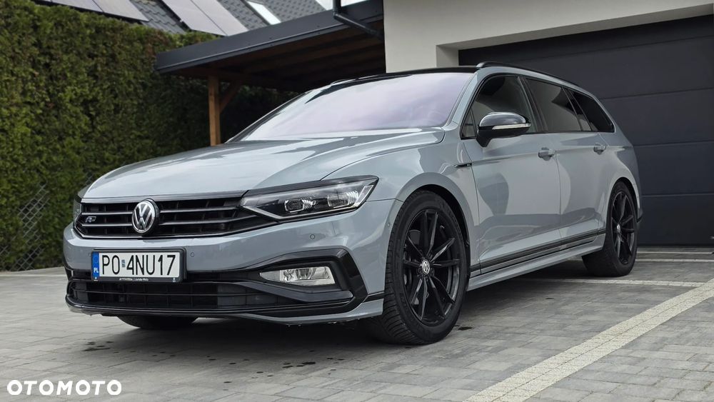 Volkswagen Passat - 1