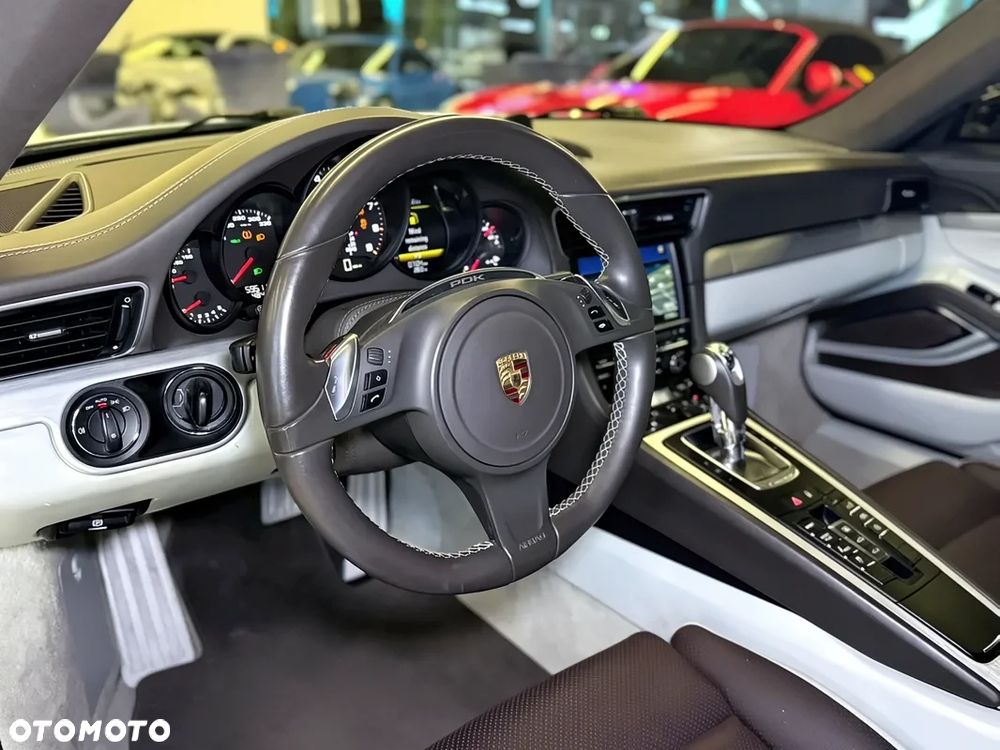 Porsche 911 Carrera 4S PDK - 12