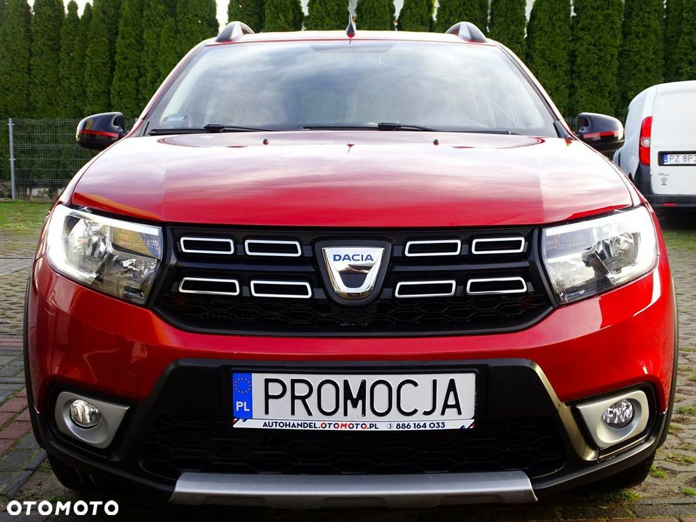 Dacia Logan TCe 90 S&S Stepway Celebration - 4