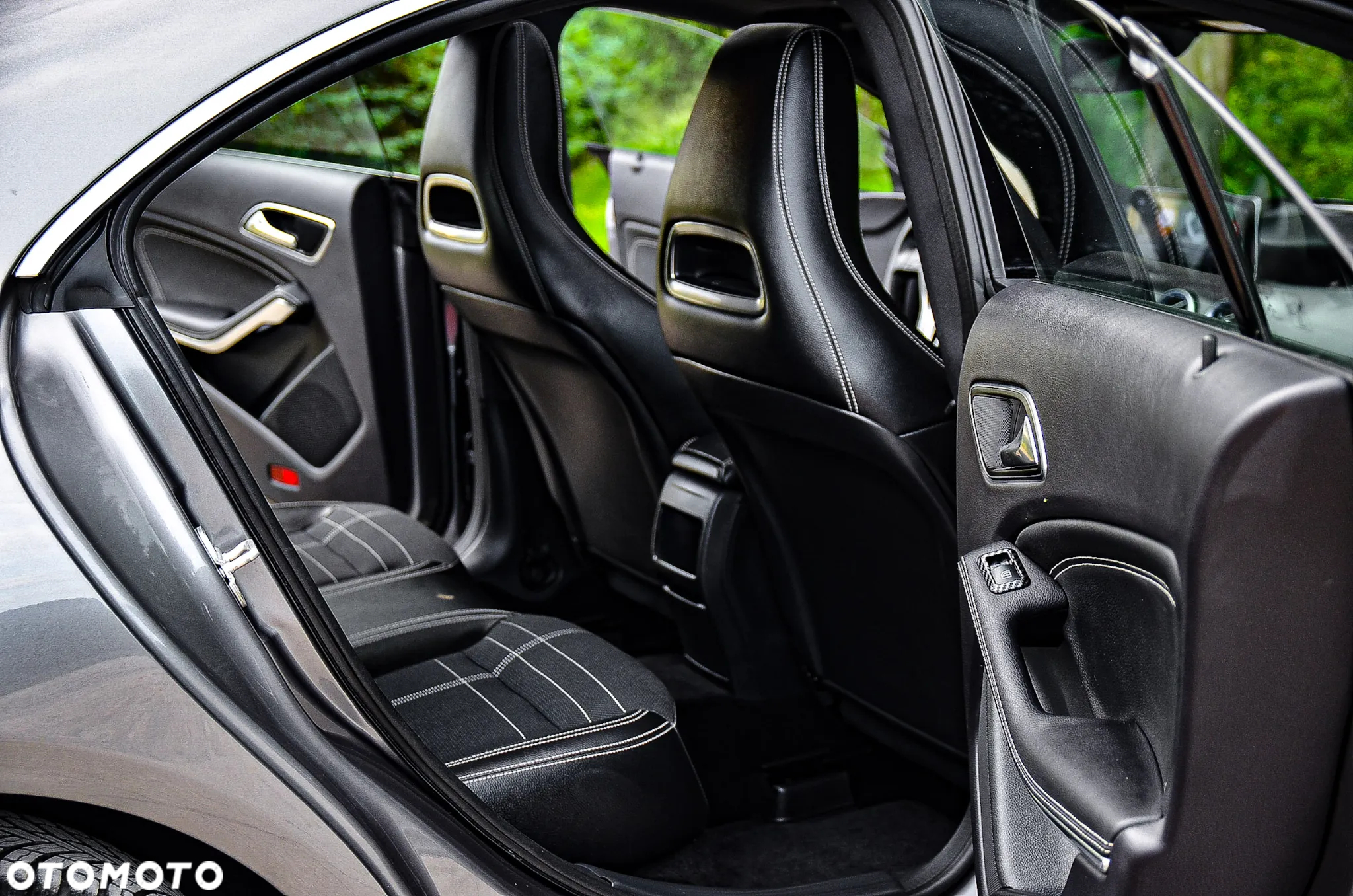 Mercedes-Benz CLA 200 7G-DCT Urban - 29