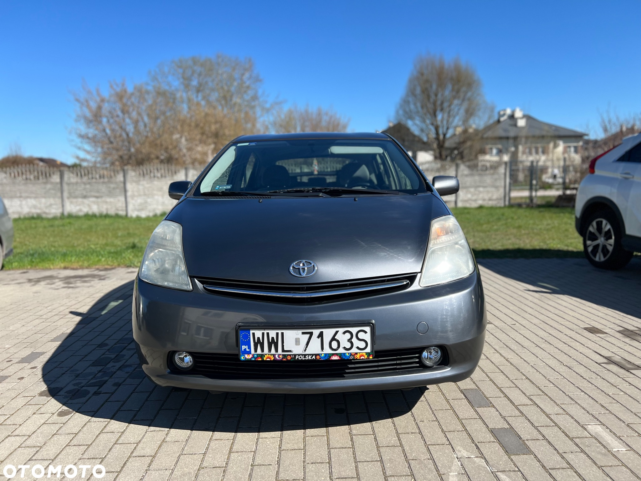 Toyota Prius (Hybrid) Executive - 3