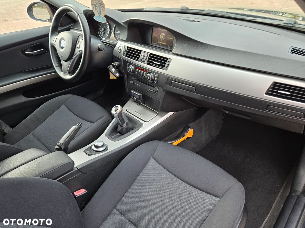 BMW Seria 3 - 25