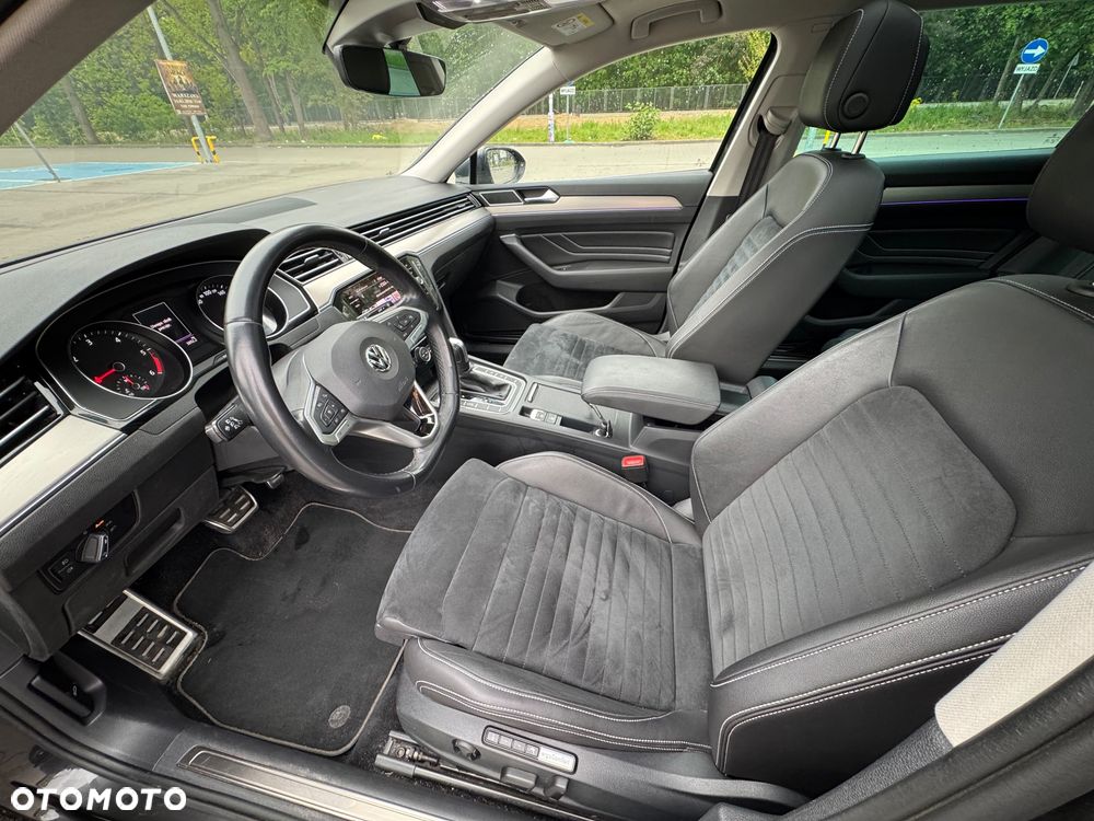 Volkswagen Passat 2.0 TDI Elegance DSG - 13