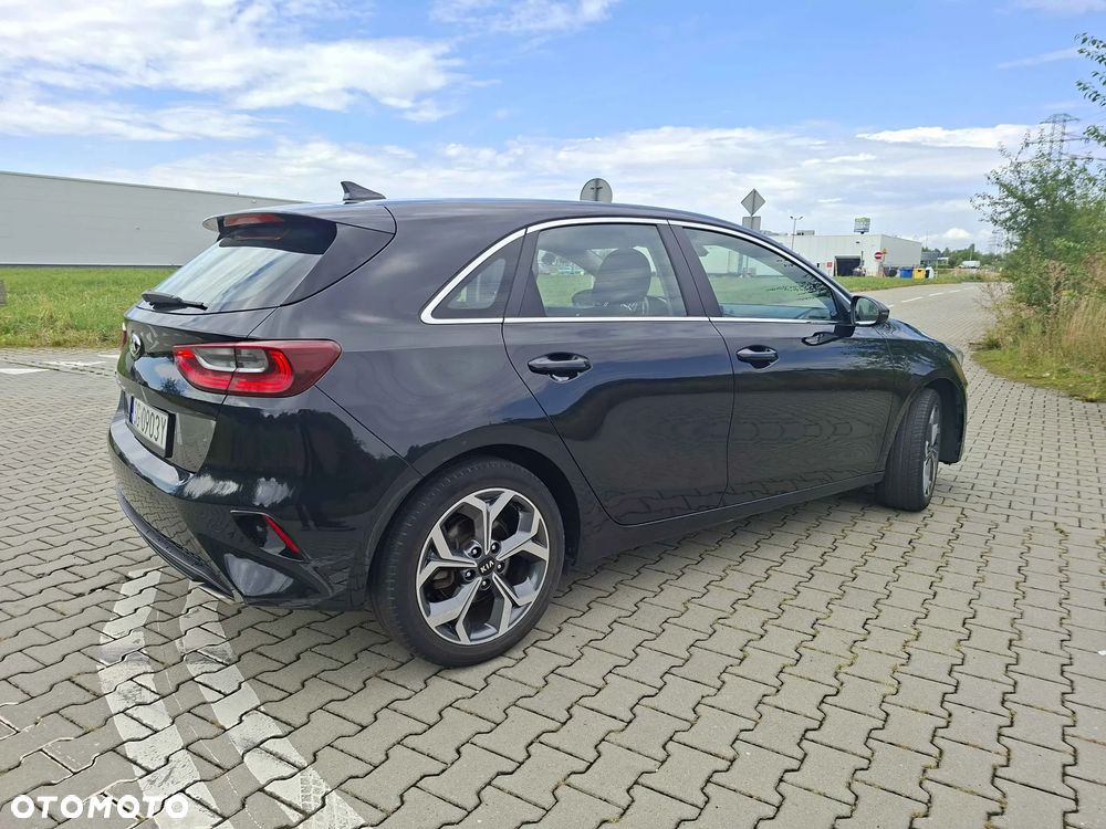 Kia Ceed 1.4 L - 5