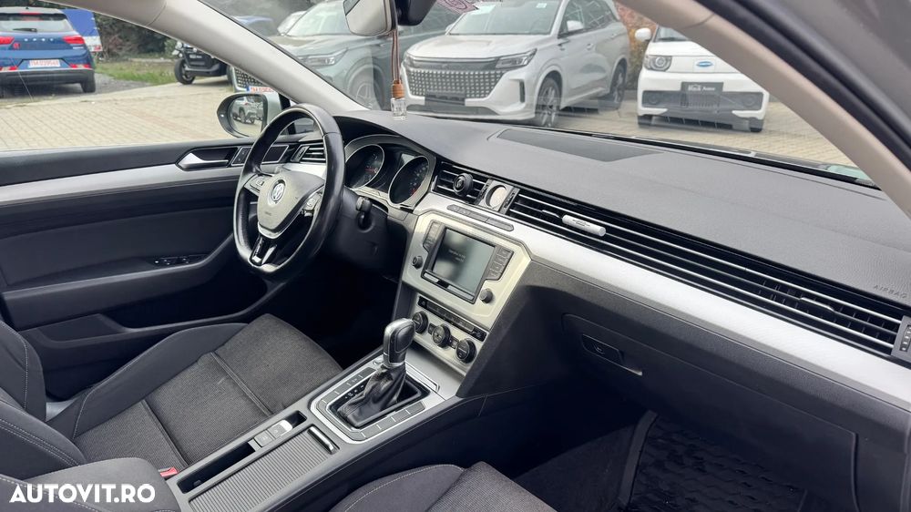 Volkswagen Passat 2.0 TDI (BlueMotion Technology) DSG Comfortline - 6