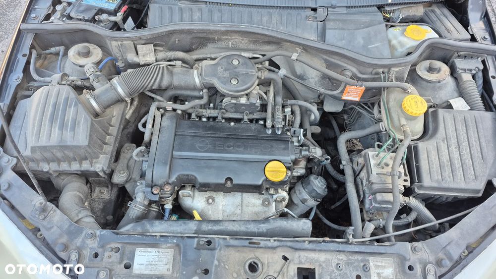 Opel Corsa 1.2 16V Sport - 8