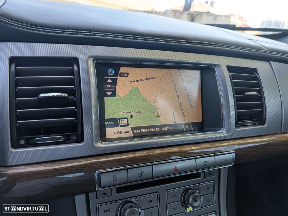 Jaguar XF 2.7 D V6 Premium Luxury - 13