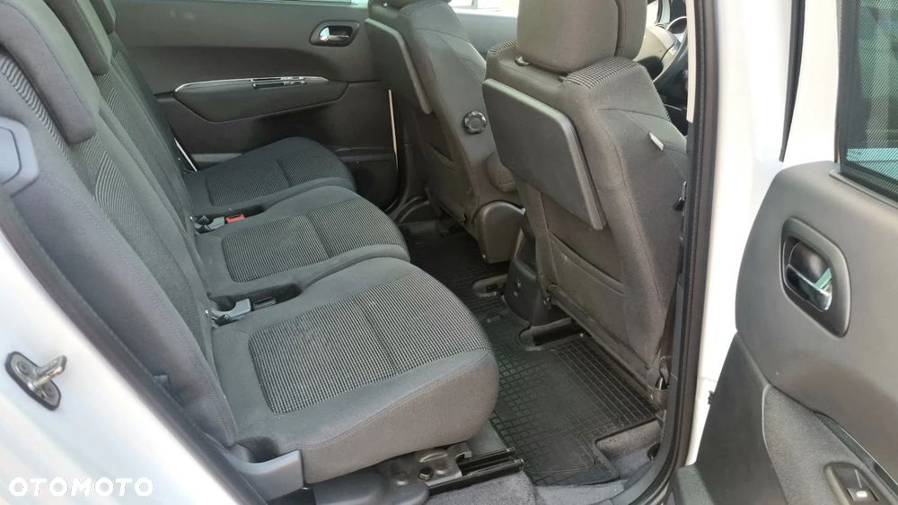 Peugeot 5008 HDI 160 Automatik Business-Line - 13