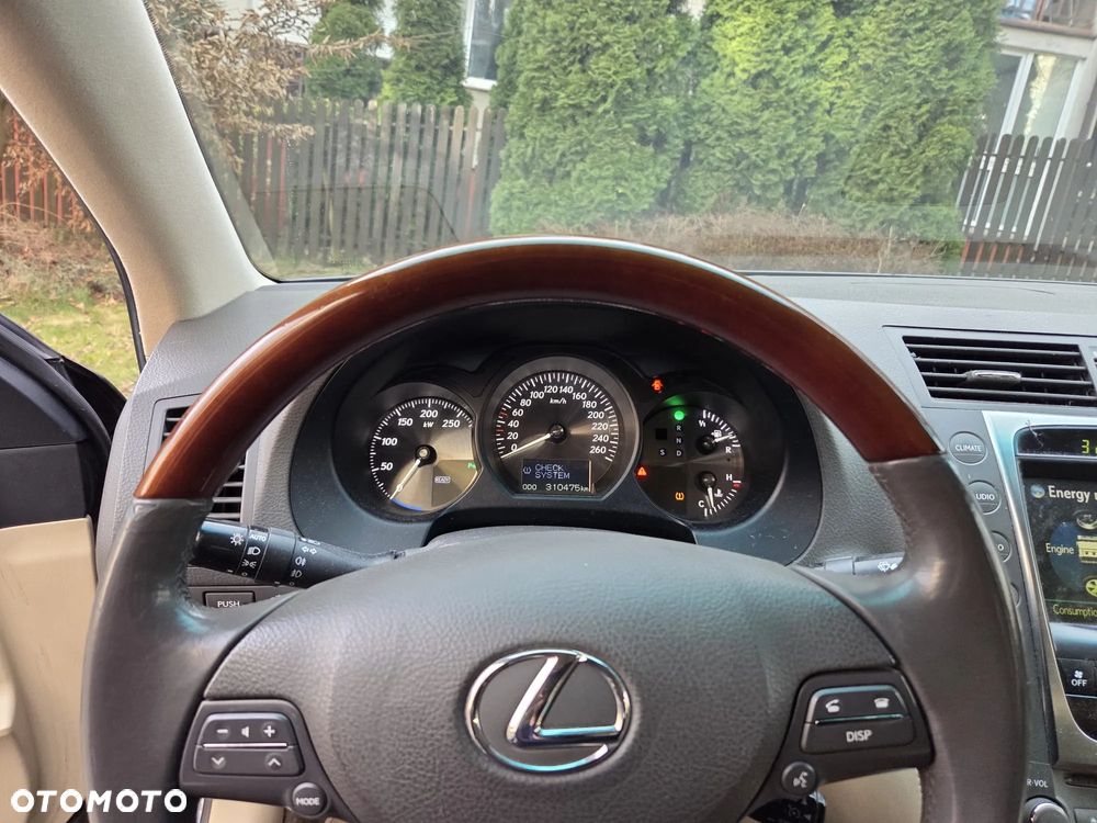 Lexus GS 450h - 17