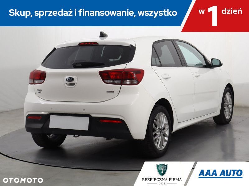 Kia Rio - 7