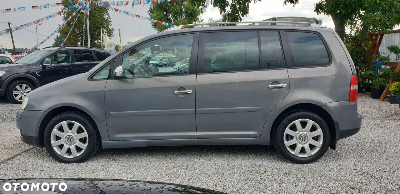 Volkswagen Touran - 17