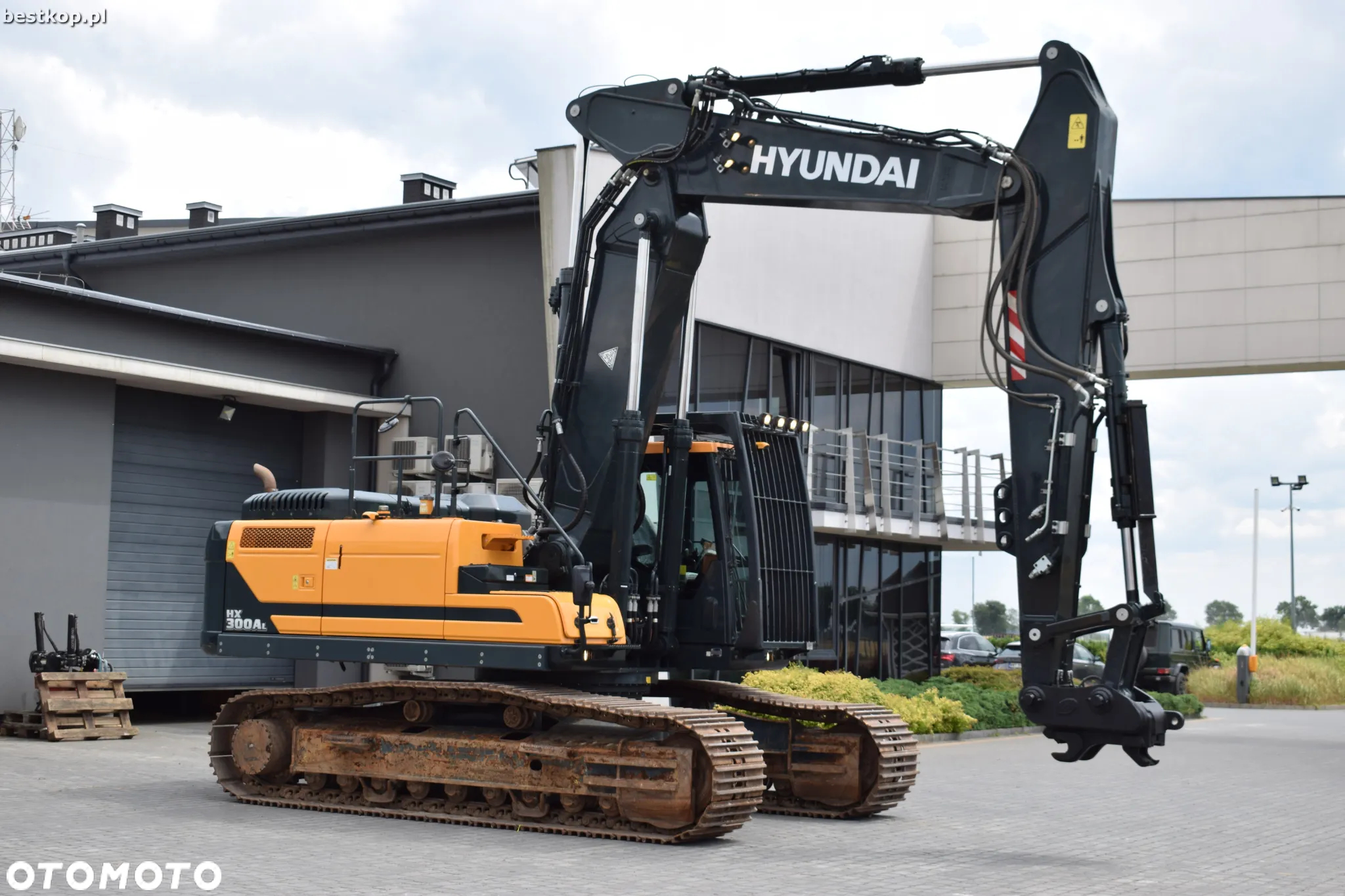 Hyundai HX300AL - 13