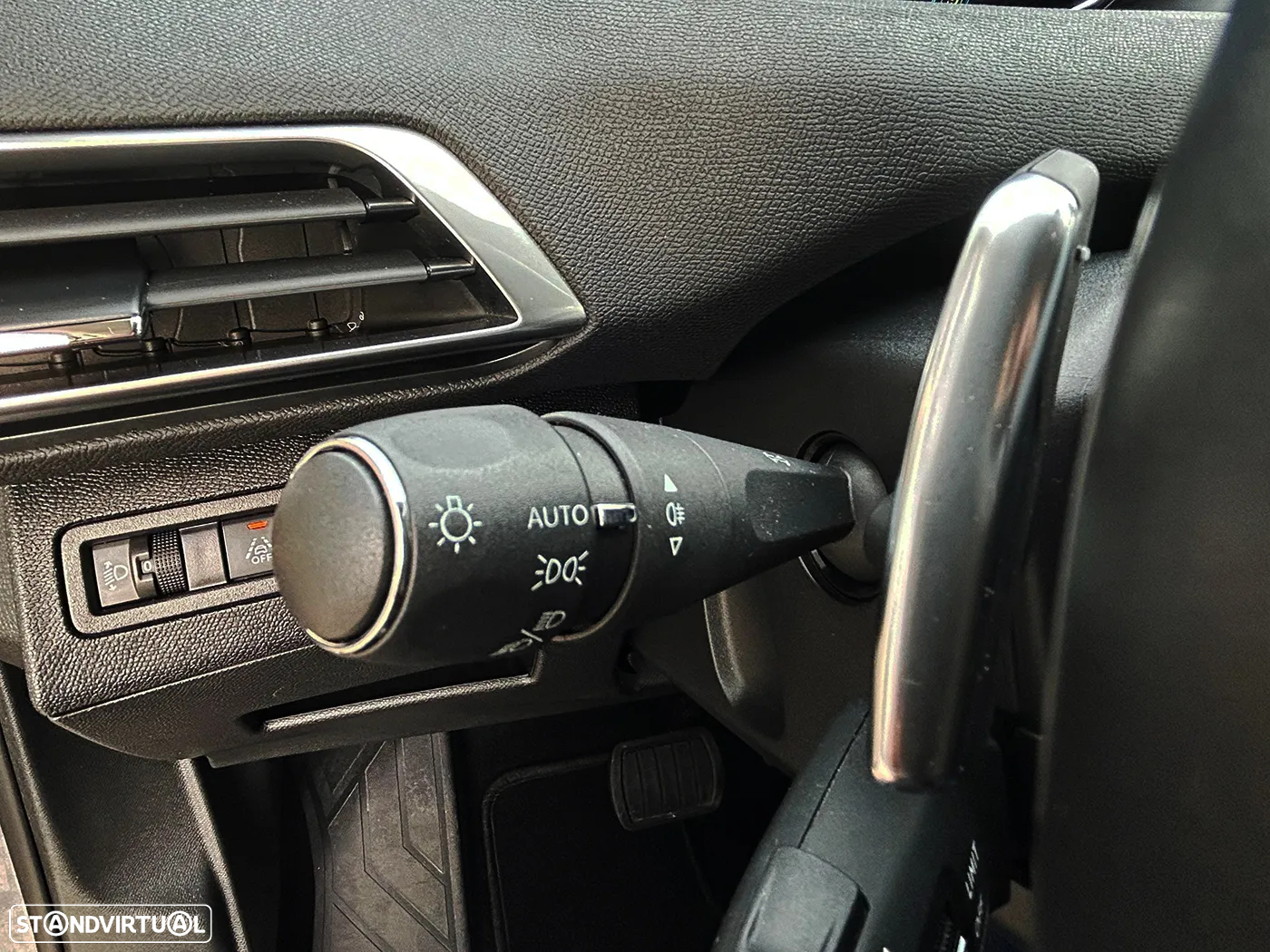 Peugeot 3008 1.6 Hybrid4 Allure Pack e-EAT8 - 33