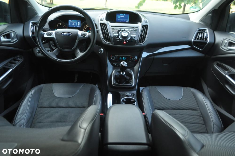Ford Kuga 2.0 TDCi 2x4 Titanium - 30