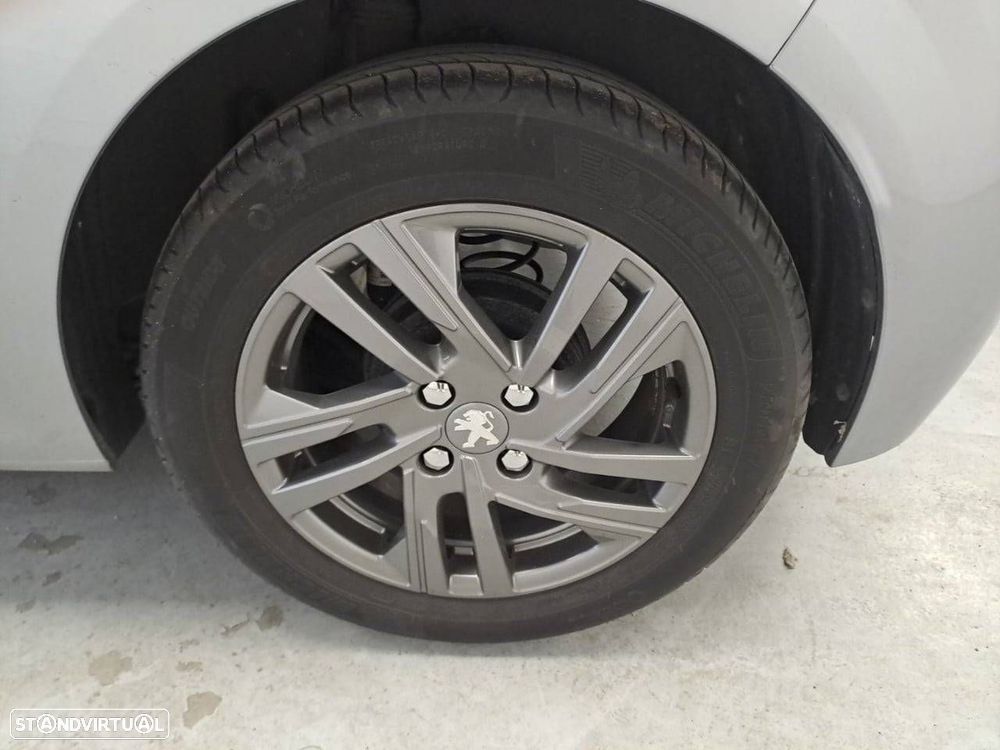 Peugeot 208 1.2 PureTech Active Pack - 11