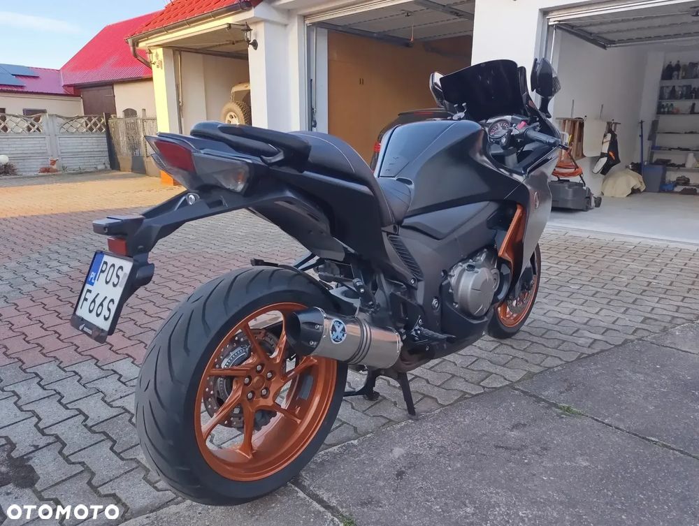 Honda VFR - 6
