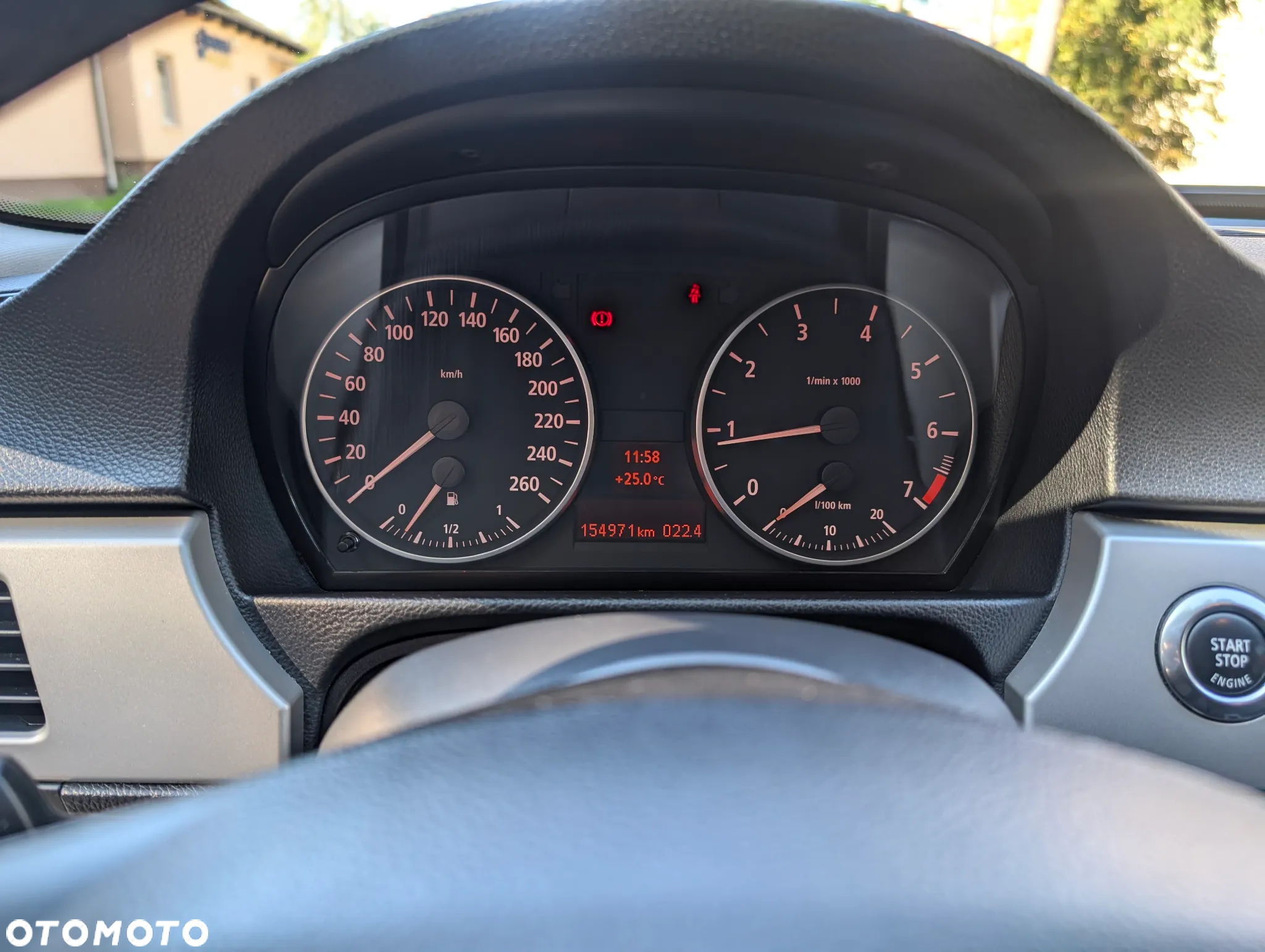 BMW Seria 3 318i Touring - 29