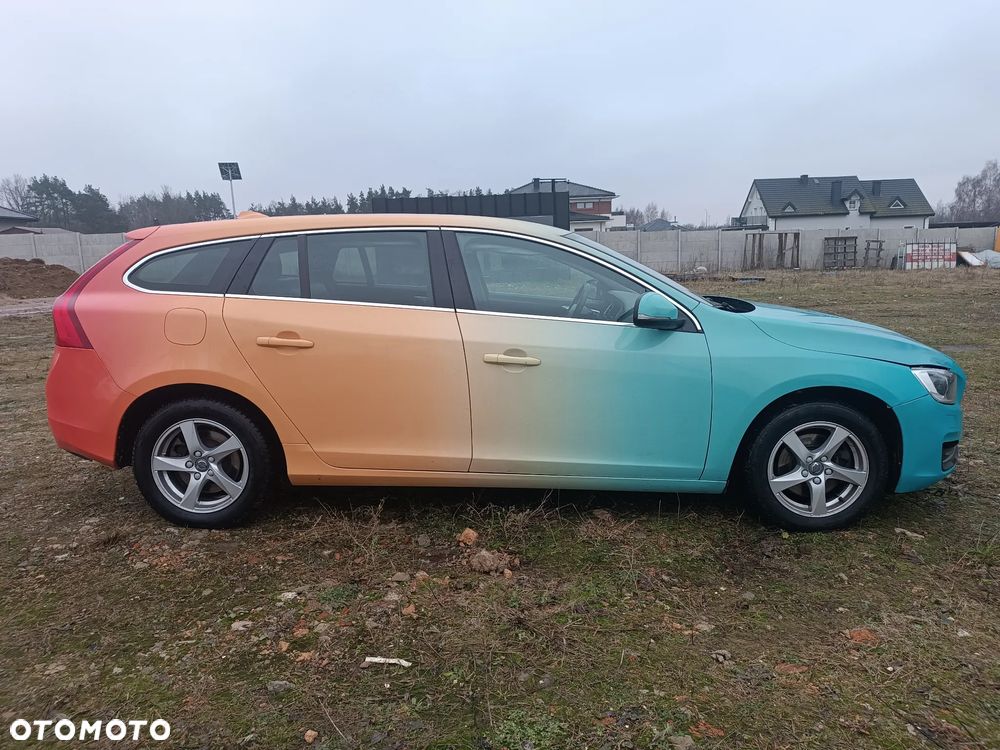 Volvo S60 D3 Drive-E Dynamic Edition (Momentum) - 1