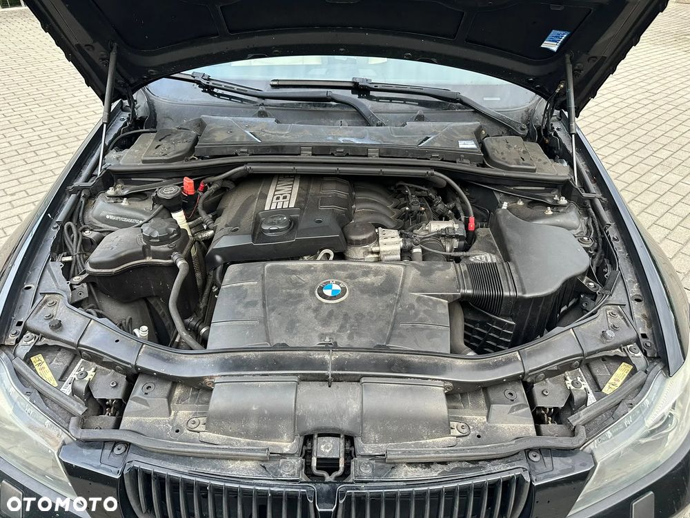 BMW Seria 3 318i - 15