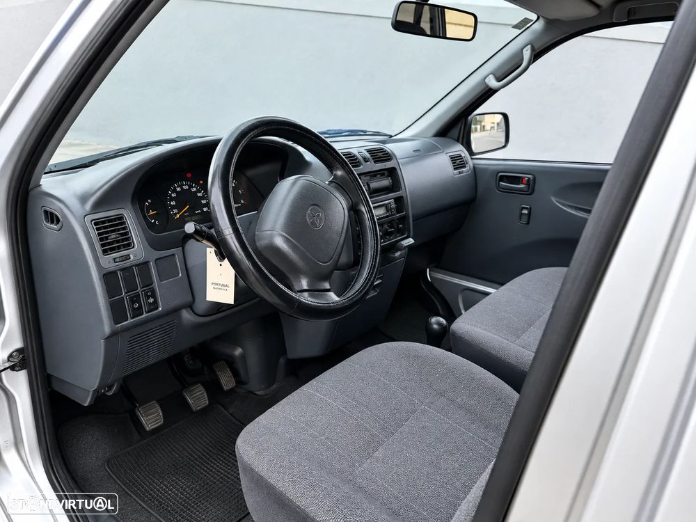 Toyota HiAce 2.5 D-4D C. Service 2.6T - 5