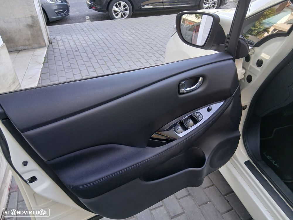 Nissan Leaf N-Connecta - 8