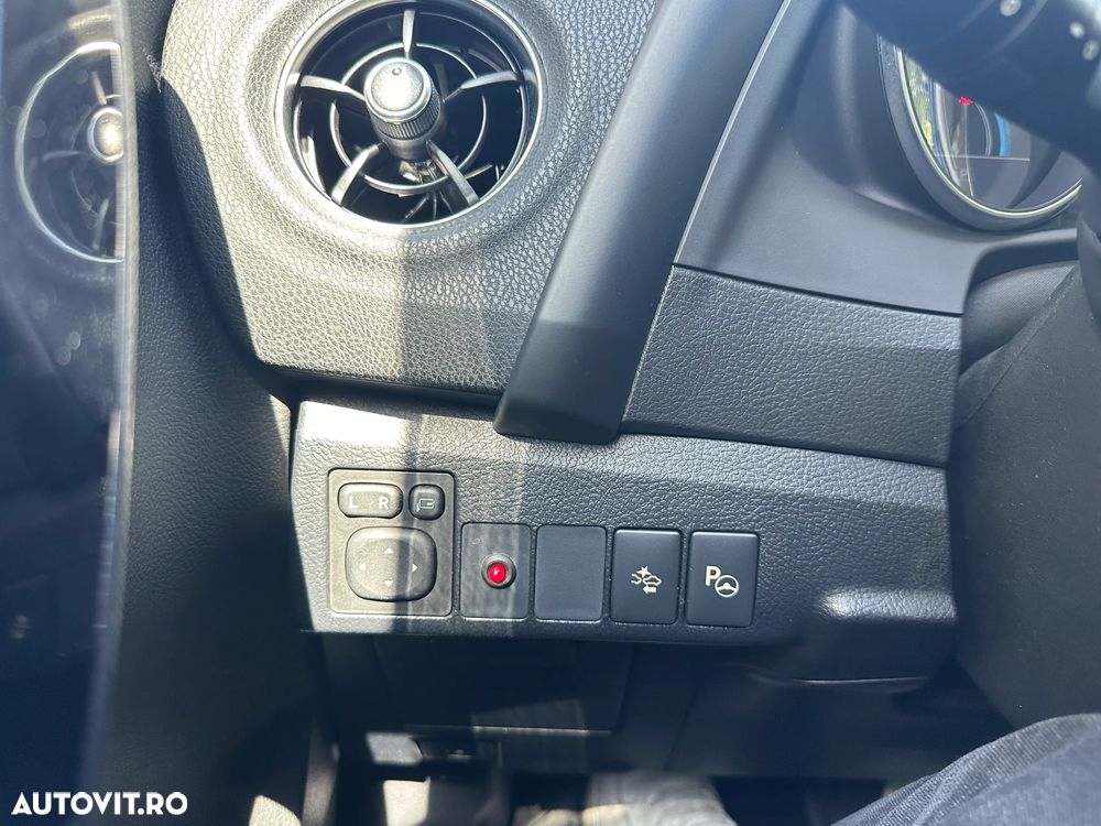 Toyota Auris 1.8 L VVT-i TS Hybrid Sol+ - 16