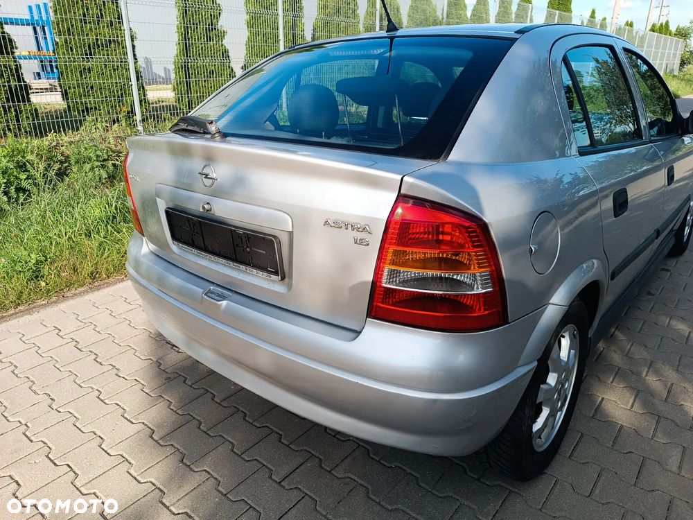 Opel Astra - 25