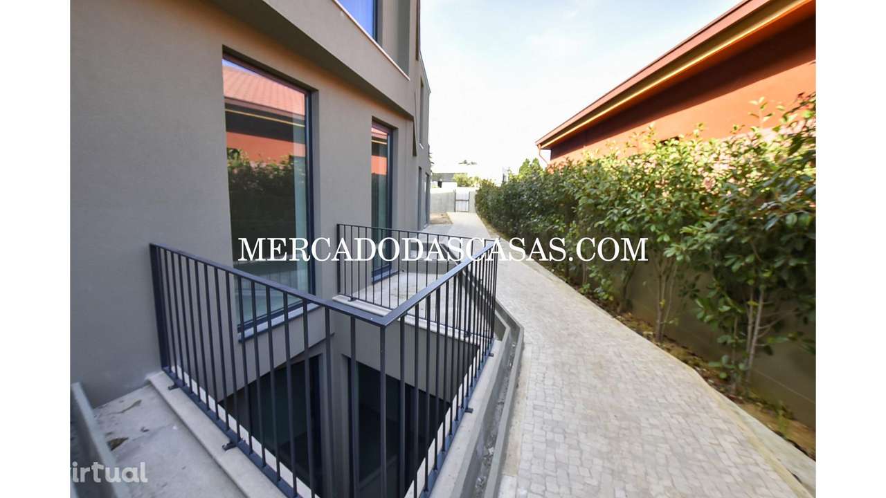 Moradia Geminada T3+1 em Canidelo, Praia - Grande imagem: 2/19