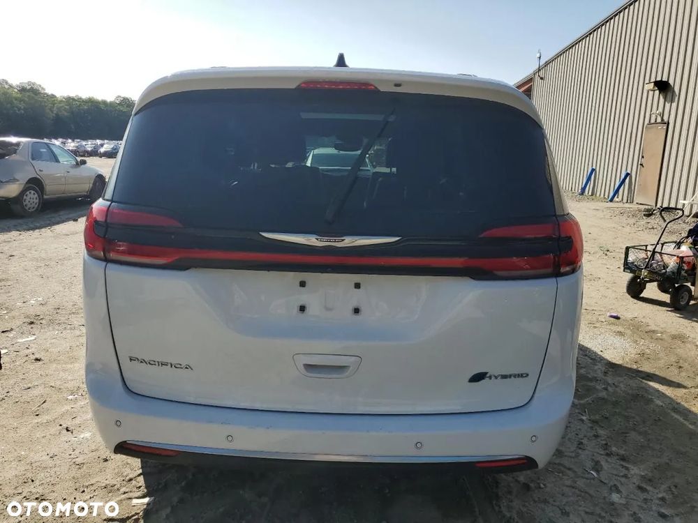 Chrysler Pacifica - 6