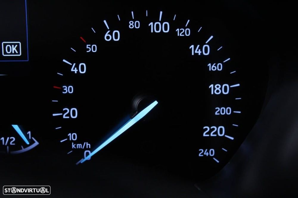 Ford Focus 1.0 EcoBoost MHEV ST-Line - 27