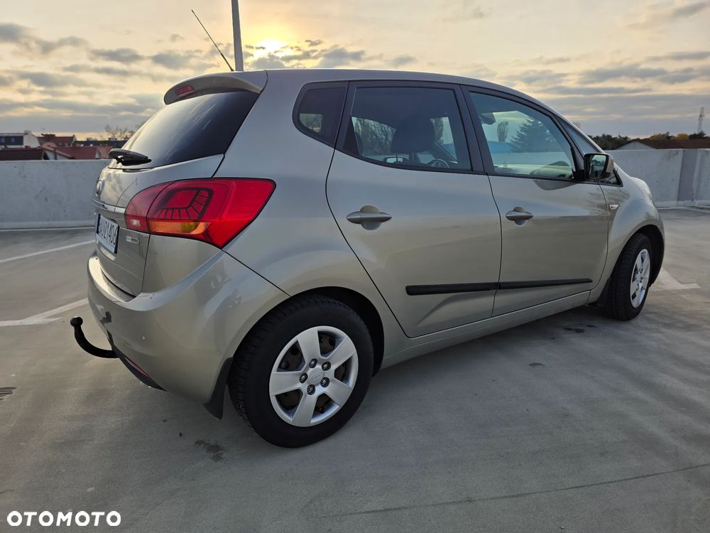 Kia Venga 1.4 Business Line - 11