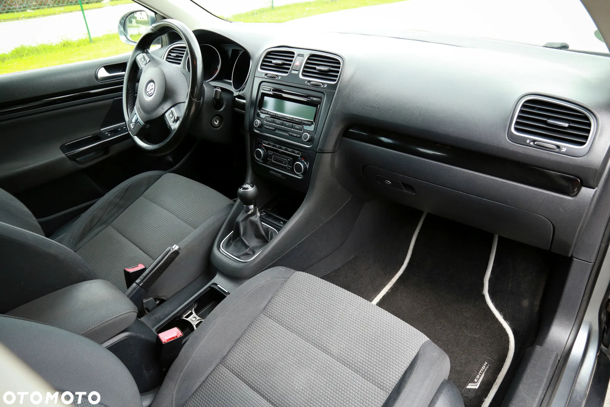 Volkswagen Golf 1.6 TDI DPF Comfortline - 12