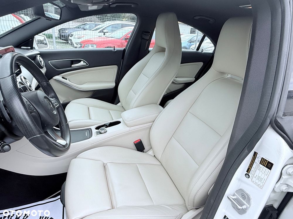 Mercedes-Benz CLA - 12