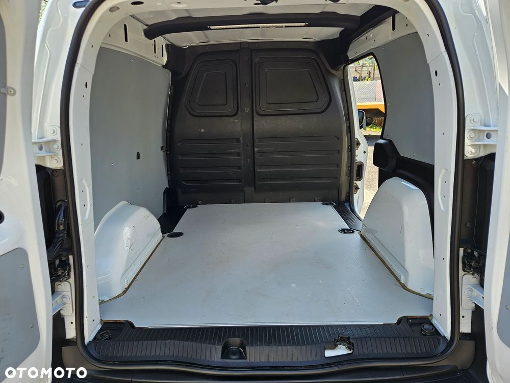 Mercedes-Benz Citan 110 rok 2022 diesel klima ele. fotele 3-osobowy cięzarowy vat1 kamera asystent - 19