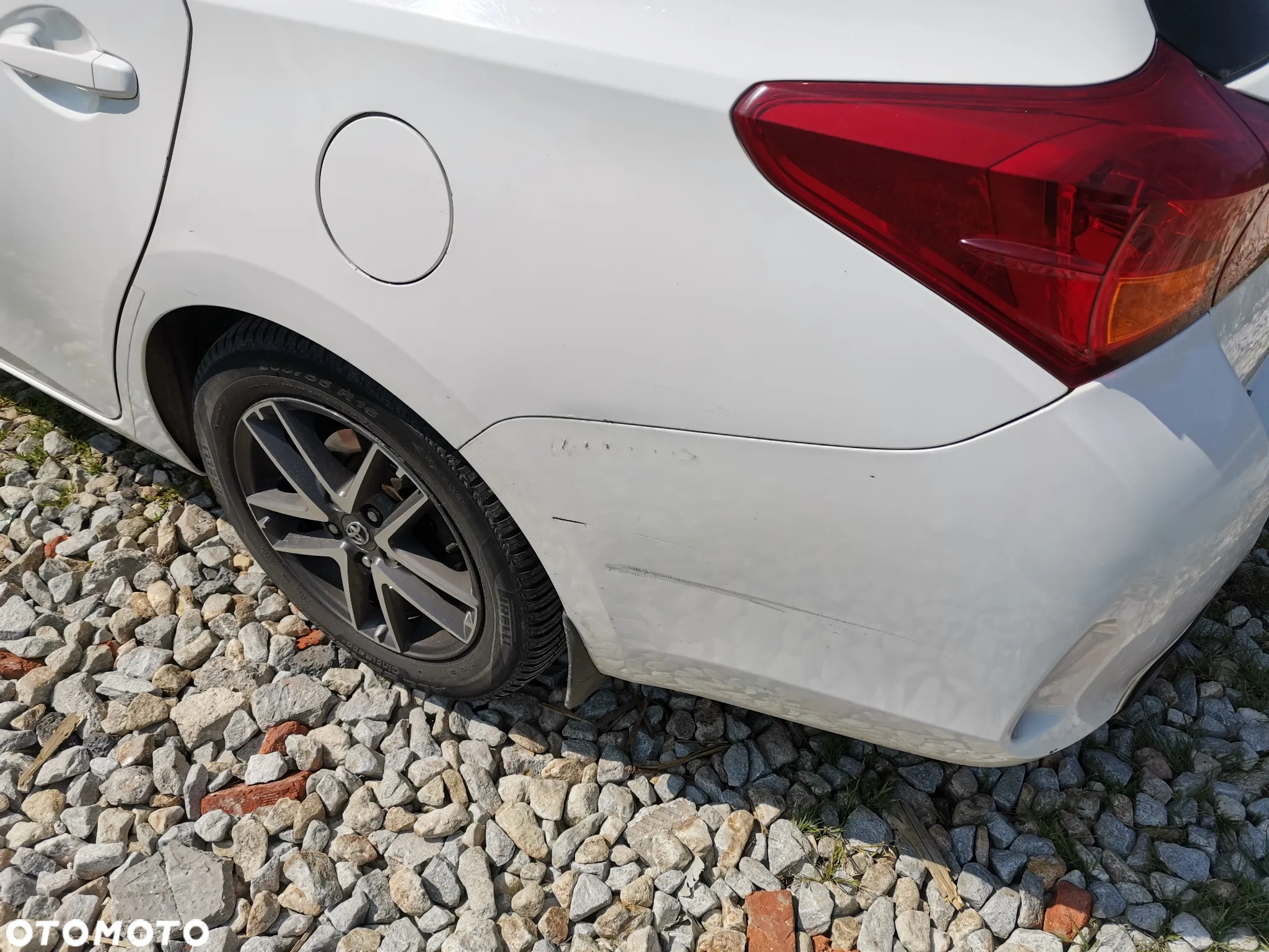 Toyota Auris 1.6 Premium + - 10
