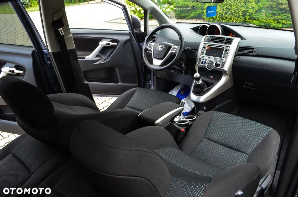 Toyota Verso 1.6 Premium 7os - 20