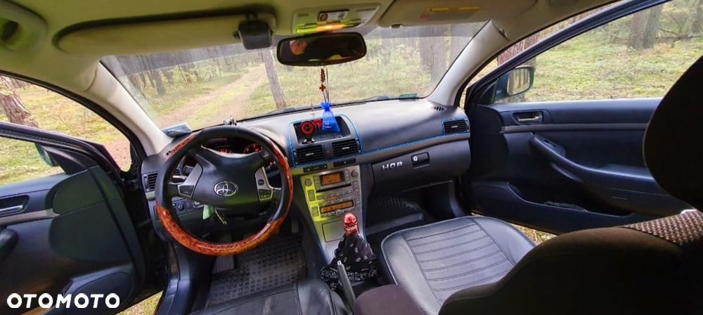 Toyota Avensis 2.2 D-4D X - 3