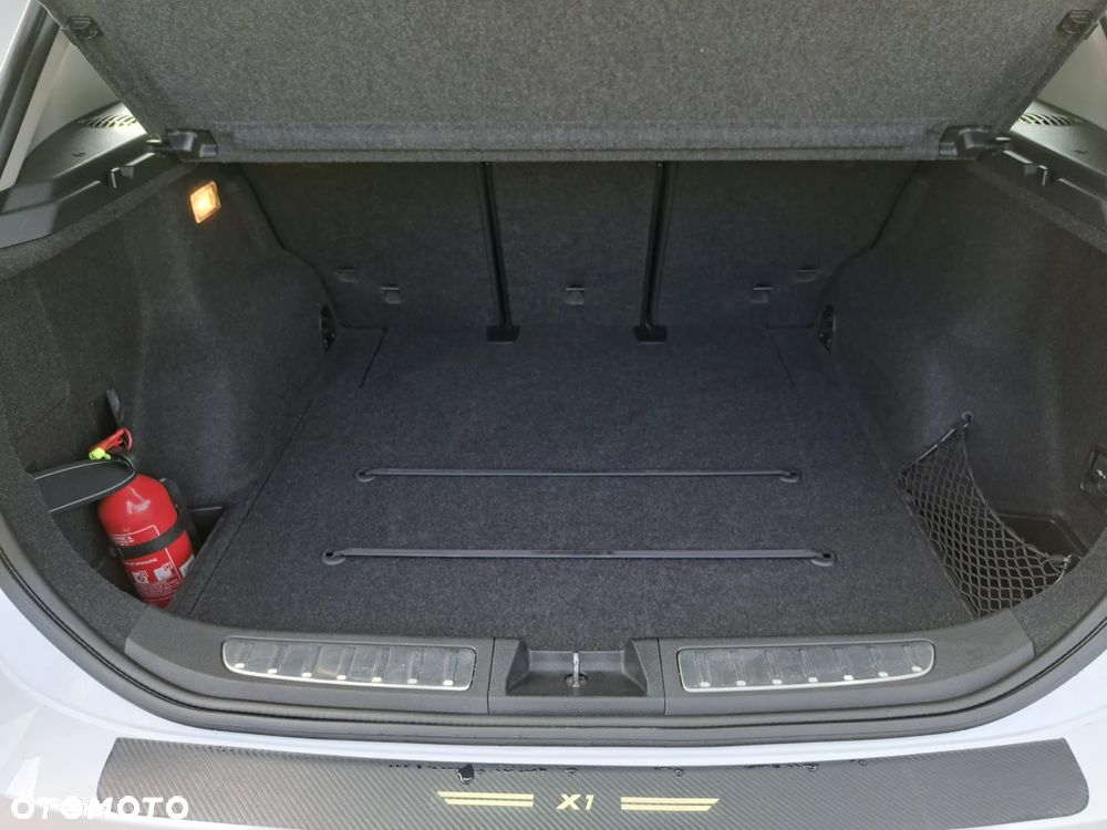 BMW X1 sDrive18i xLine - 11