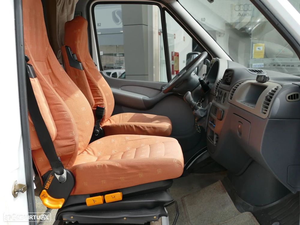 Mercedes-Benz Sprinter - 25
